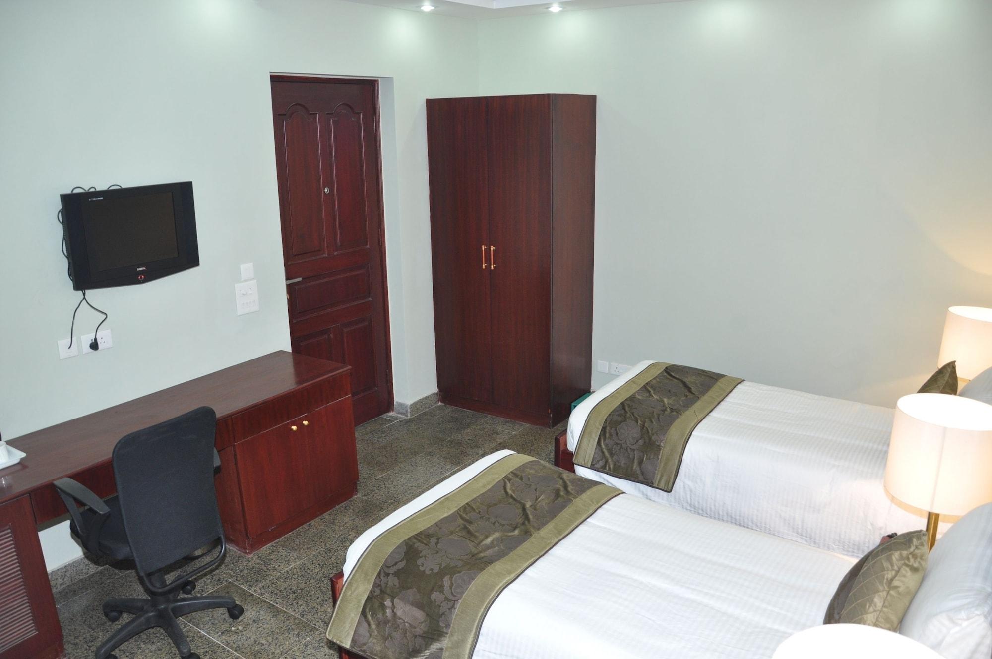 Oyo 367 Hotel Forest Green Ню Делхи Екстериор снимка