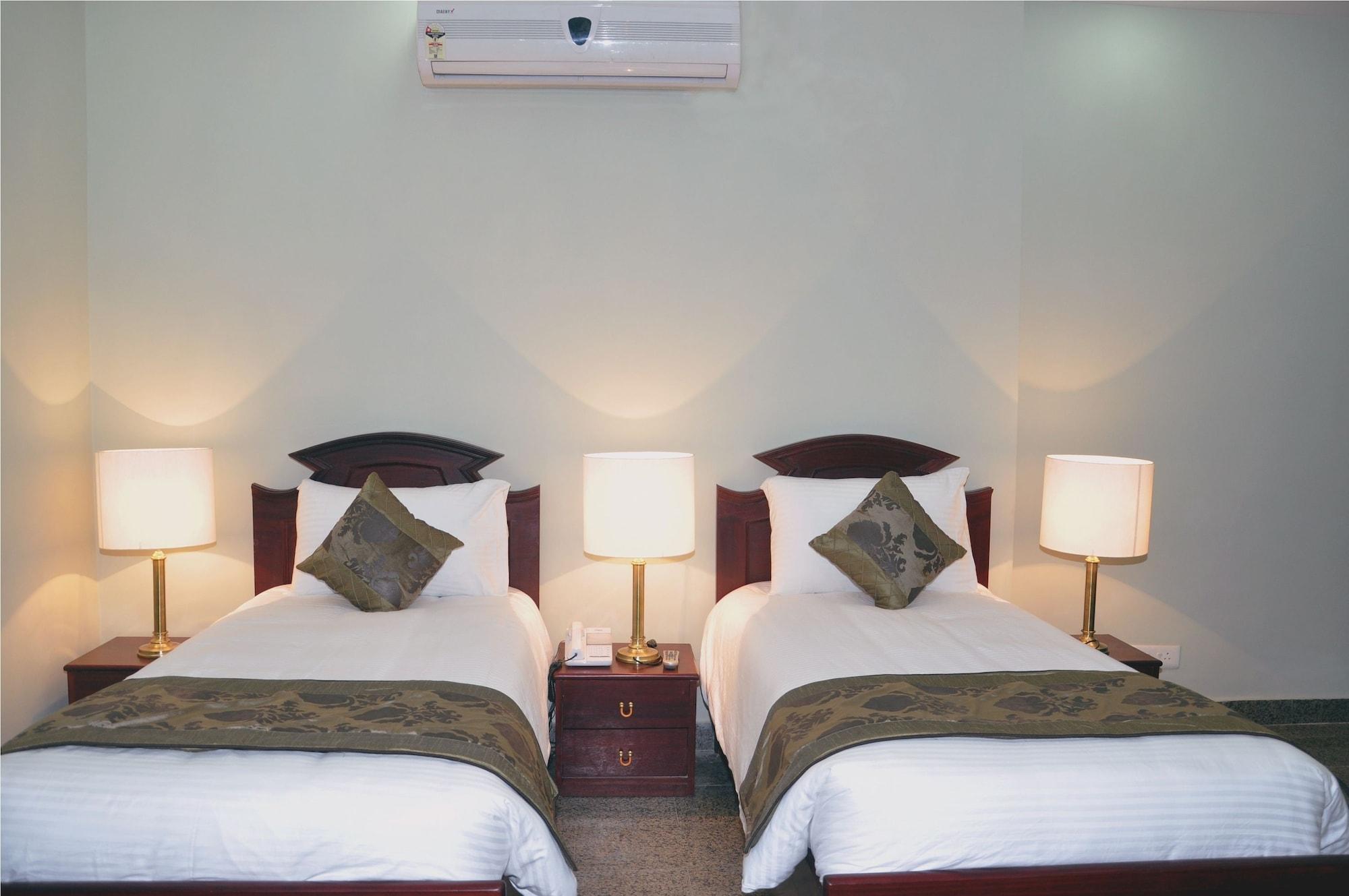 Oyo 367 Hotel Forest Green Ню Делхи Екстериор снимка