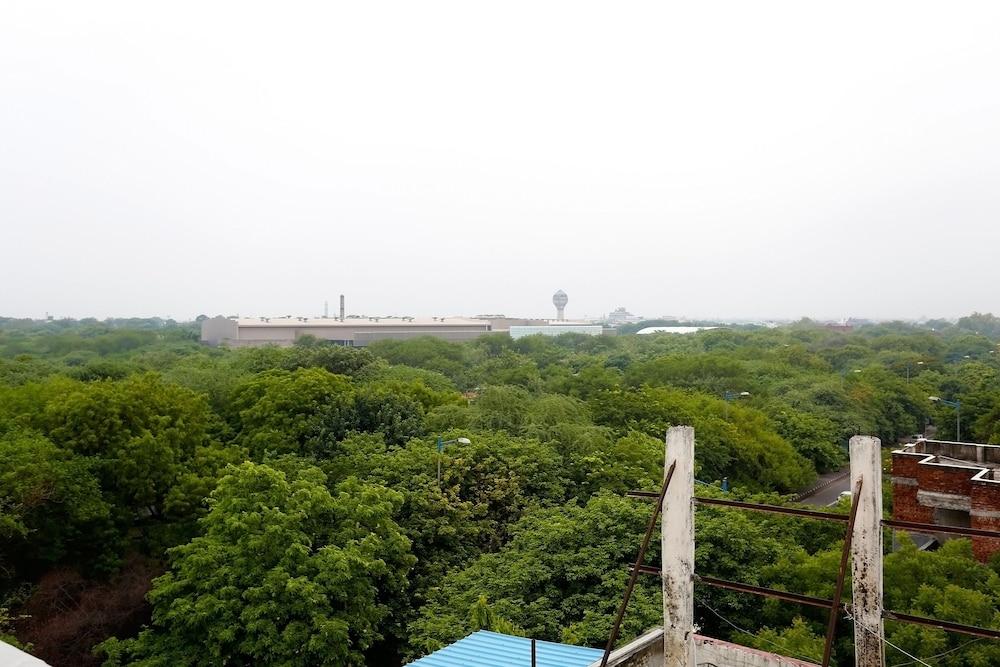 Oyo 367 Hotel Forest Green Ню Делхи Екстериор снимка