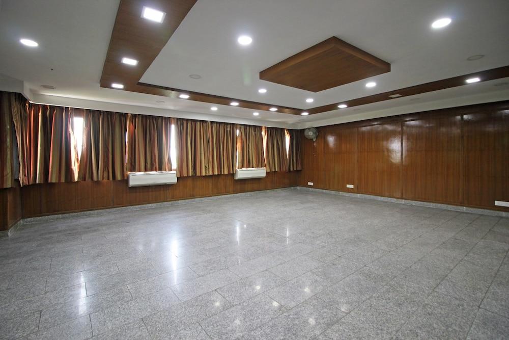 Oyo 367 Hotel Forest Green Ню Делхи Екстериор снимка