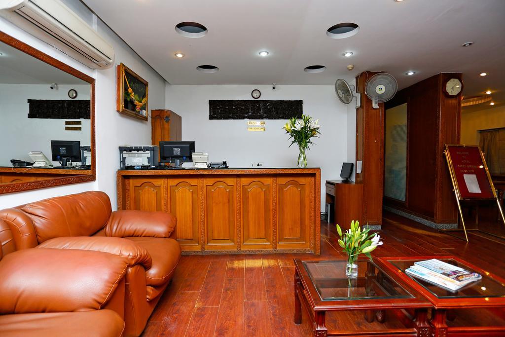 Oyo 367 Hotel Forest Green Ню Делхи Екстериор снимка
