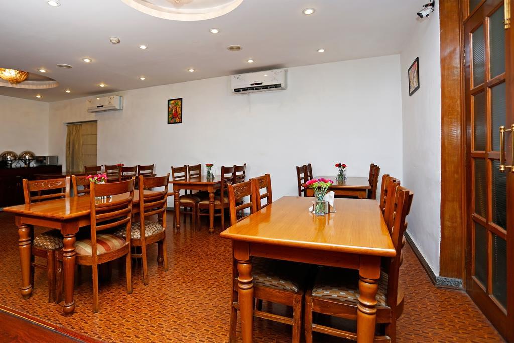 Oyo 367 Hotel Forest Green Ню Делхи Екстериор снимка