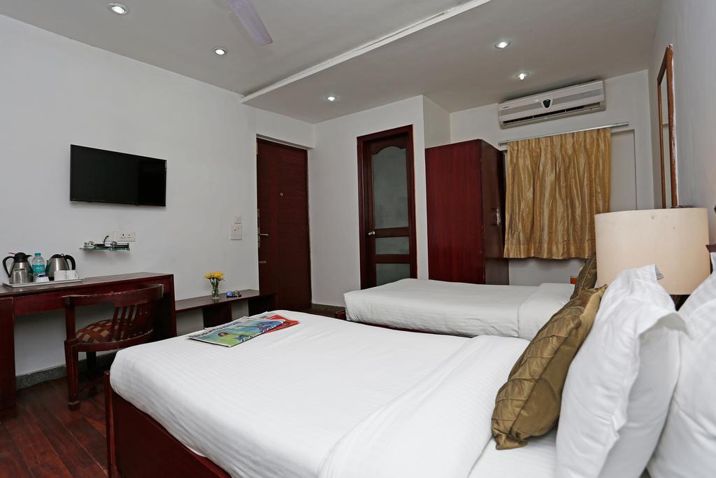 Oyo 367 Hotel Forest Green Ню Делхи Екстериор снимка