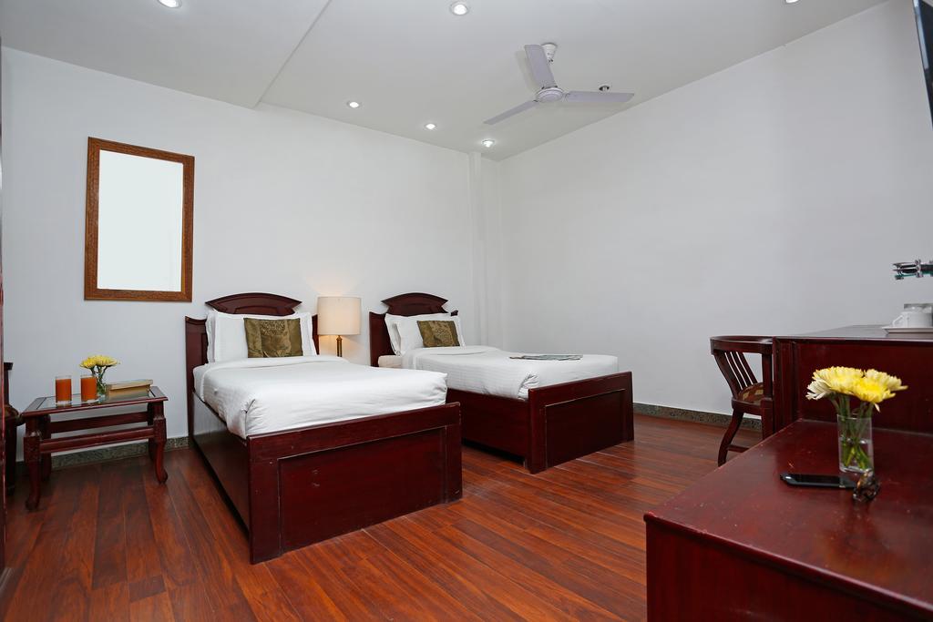 Oyo 367 Hotel Forest Green Ню Делхи Екстериор снимка