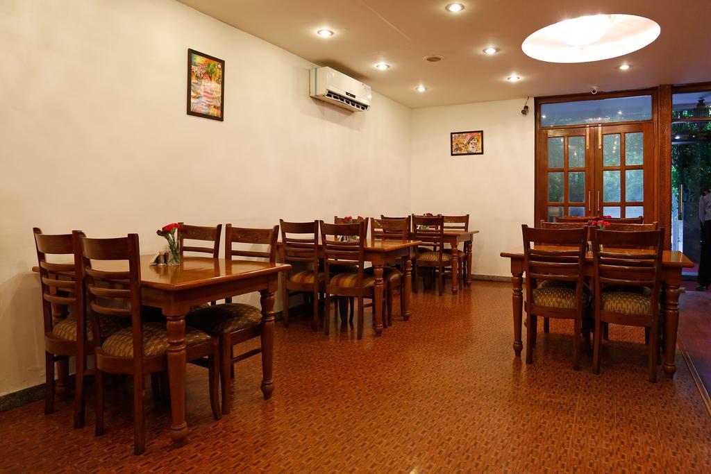Oyo 367 Hotel Forest Green Ню Делхи Екстериор снимка
