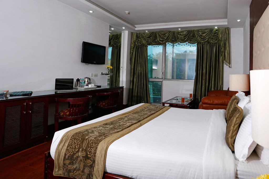 Oyo 367 Hotel Forest Green Ню Делхи Екстериор снимка