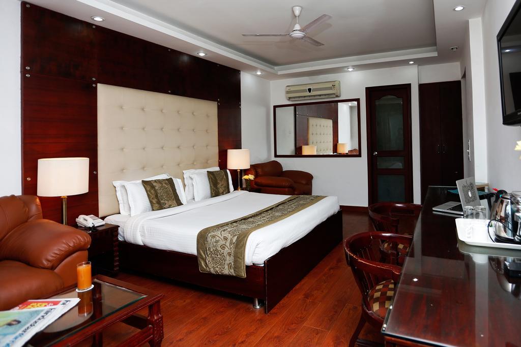 Oyo 367 Hotel Forest Green Ню Делхи Екстериор снимка
